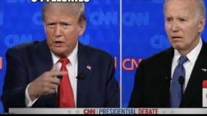 "الفرق شاسع".. شاهد بايدن يسقط في مناظرة "لغة الجسد" مع ترامب!