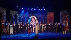 مسرحية "الملك لير" بطولة يحيى الفخراني عمل كلاسيكي ضخم ينتصر لأهمية المسرح