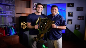 بيكيه ورونالدو وكاكا يعلنون تنظيم كأس الملوك للمنتخبات 2026 في البرازيل بمشاركة عربية